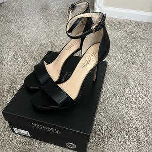 Angelica by Michael Shannon, black heels size 9